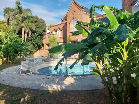 Casa en Venta con 4 cocheras
