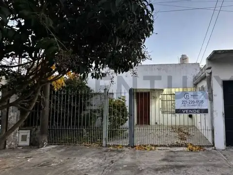 Casa en venta en 157 e/ 524 y 525 de 3 dormitorios en M. Romero, La Plata