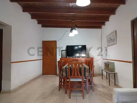 157 e/ 524 y 525 700, Piso 0