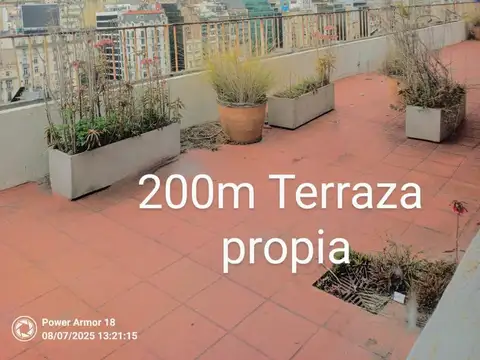 Oficina 10 ambientes con 6 baños