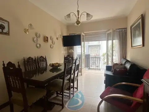 3 ambientes a la calle con depedencia