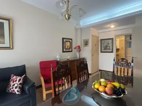 3 ambientes a la calle con depedencia