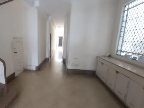 Local + departamento 2 Amb chico Planta Baja con patio