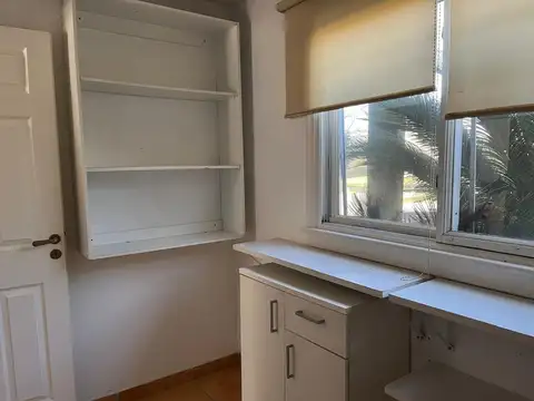 VENTA CASA 4  AMBIENTES CON PILETA - PUEYRREDON CC