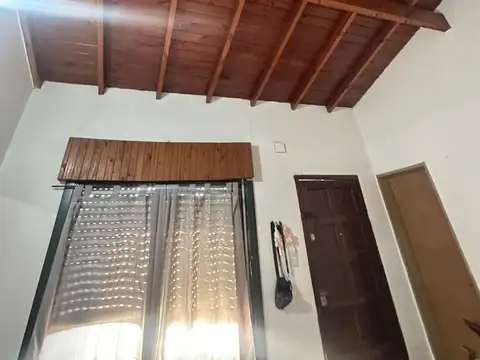 Casa 4 ambientes con 1 baño