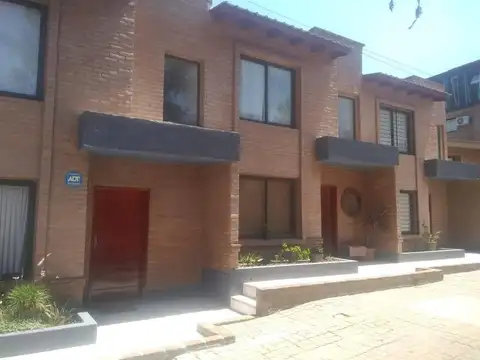 DUPLEX HOUSING RECTA MARTINOLLI 3 DORMITORIOS ALQUILER