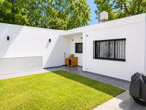 VENTA DE CASA DE 2 AMBIENTES CON PATIO EN RAMOS MEJIA SUR