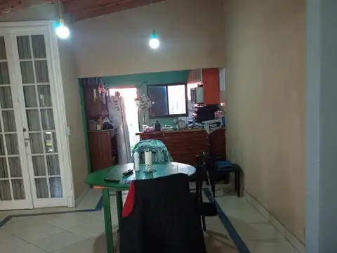 Casa en Venta con 4 cocheras