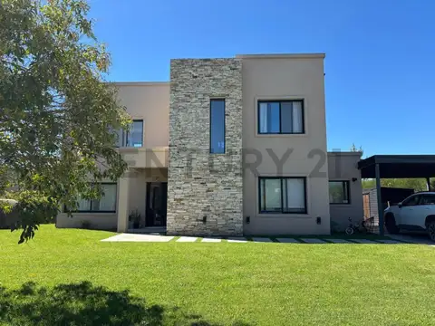 Casa venta Canton Islas 3 dormitorios Pileta lote interno