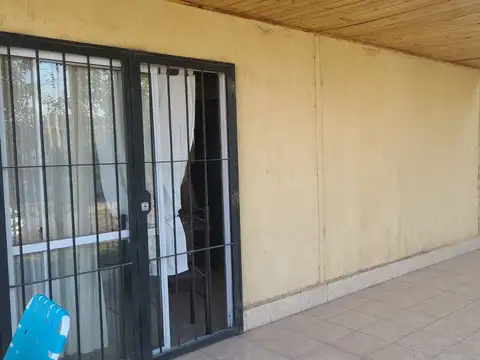 Casa 2 ambientes con 1 baño