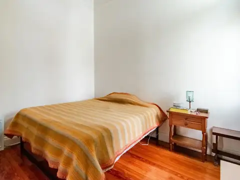 Depto Tipo Casa en Venta 90 años