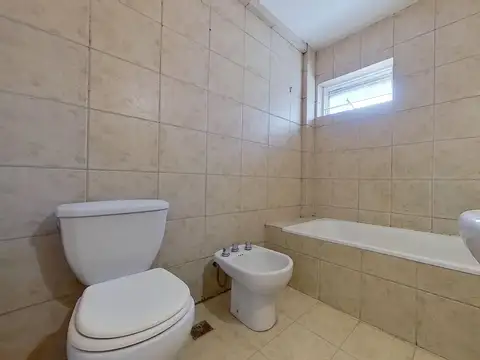 PH 2 1/2 AMBIENTES VENTA FLORES TERRAZA PROPIA