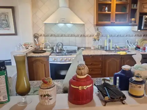 VENTA CASA EN BARRIO SEMI PRIVADO "PARQUE DRUMMOND", LUJAN DE CUYO. 4/5 DORMITORIOS,3 BAÑOS, JARDIN