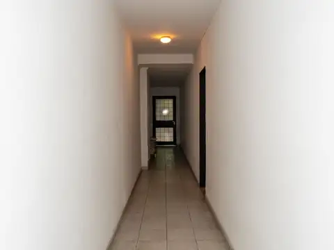 VENTA CASA DE PASILLO. DOS DORMITORIOS CON PATIO