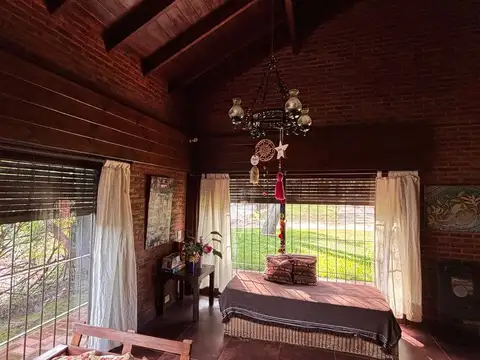 Casa 4 ambientes con 2 baños