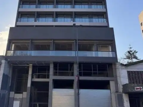 Hipólito Yrigoyen al 6100