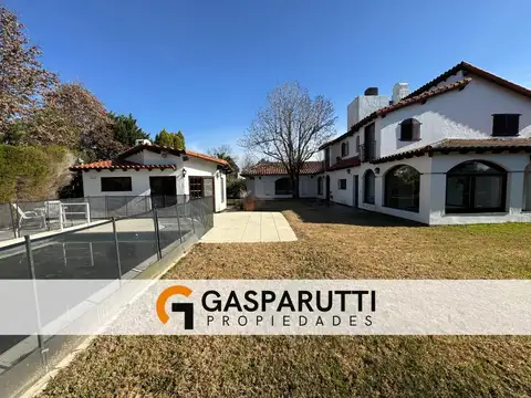 Hermosa Propiedad en Venta en Country Aranjuez Apto Credito