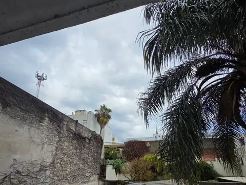 Excelente 2 amb grandes contrafrente abierto con balcon corrido lavadero en cocina