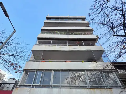 Excelente 2 amb grandes contrafrente abierto con balcon corrido lavadero en cocina