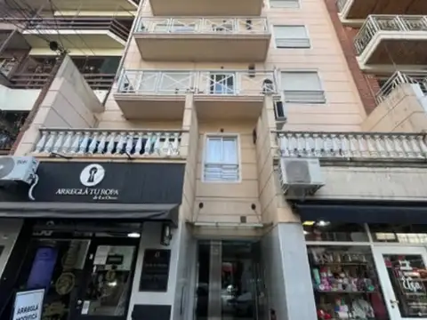 2 AMB.SEMI PISO AMPLIOS SUPER LUMINOSOS FRENTE BALCON EXC. ESTADO  IMPECABLE COC INDEP. LAV INCORP. 1 C SUBTE B Y FF. CC. MITRE