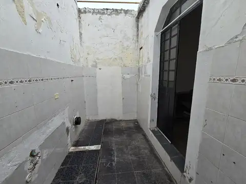Juana Azurduy 3000, Piso PB