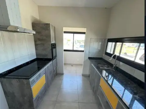 Casa en Venta en Countries y Barrios Cerrados en Escobar, USD 185.000