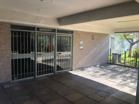 Av. Int. Adolfo Arnoldi  al 400