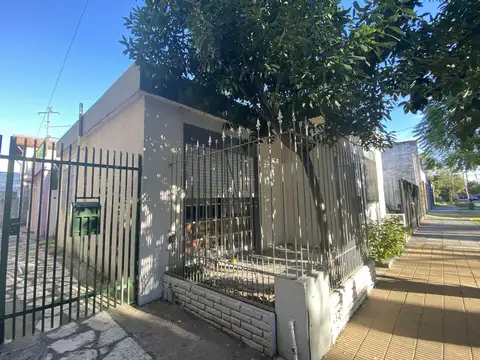 VENTA PH DE 3 AMB en Ramos Mejia Barrio Don Bosco  con Cochera y en Planta Baja