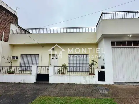 Casa Chalet  en Alquiler en El Palomar, Morón, G.B.A. Zona Oeste