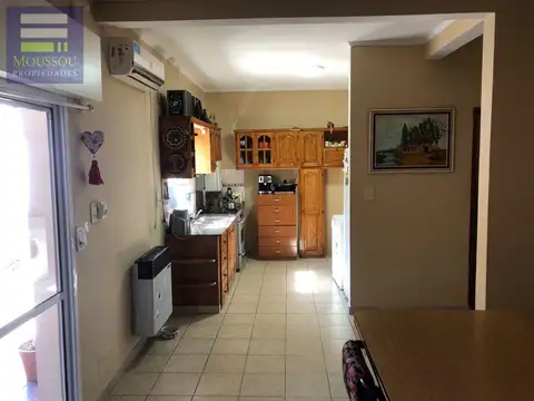Casa 5 ambientes con 1 baño