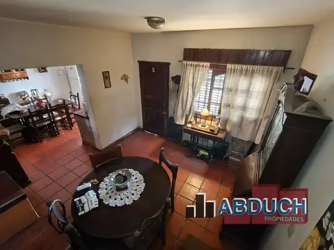 Casa 6 ambientes con 4 baños