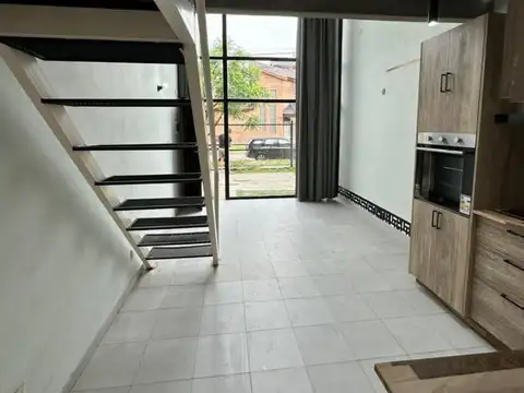 Depto Tipo Casa en Alquiler con 1 cocheras