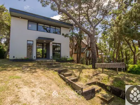 Casa en Alquiler - La defensa - Mar de las Pampas - A pasos de la Playa