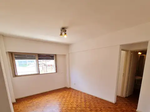 2 Amb Gral Peron 2049 8a Al Frente Vista Panoramica ( Barrio: Congreso)