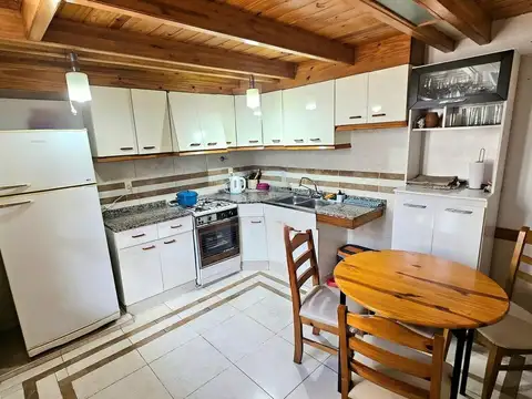 Casa 7 ambientes con 1 baño