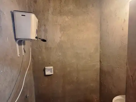 Casa 2 ambientes con 1 baño
