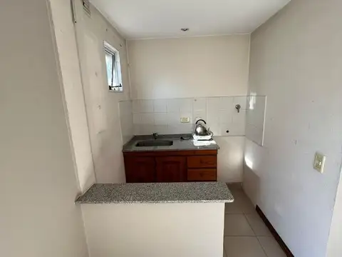 Oficina 2 ambientes con 1 baño