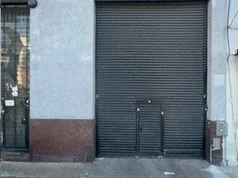 Galpón / Depósito 540 m² con Local sobre Av. Sáenz –  (Mix 4)