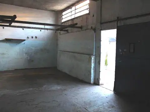Galpon en Venta 8  mts Fondo