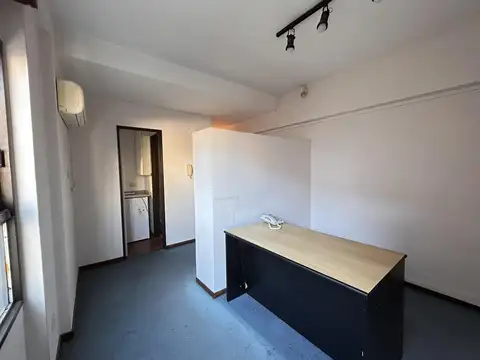 San Nicolas -  Oficina Apta Vivienda con Excelente Ubicación a Metros de Tribunales con Seg. 24hs