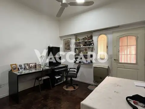 Casa 6 ambientes con 2 baños