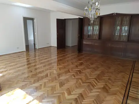 Departamento en Alquiler de 6 ambientes