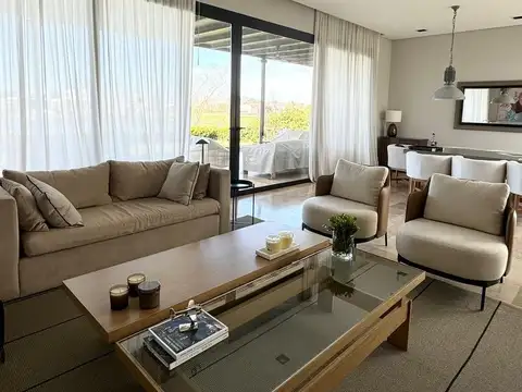 Casa 6 ambientes con 2 baños