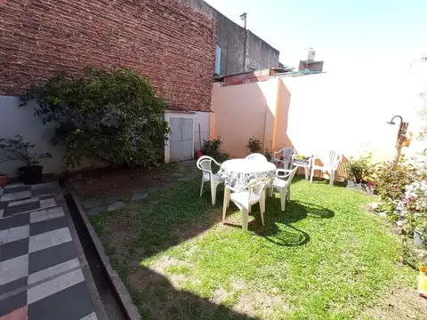 CASA VENTA 4 AMB JARDIN PATIO TERRAZA COCHERA