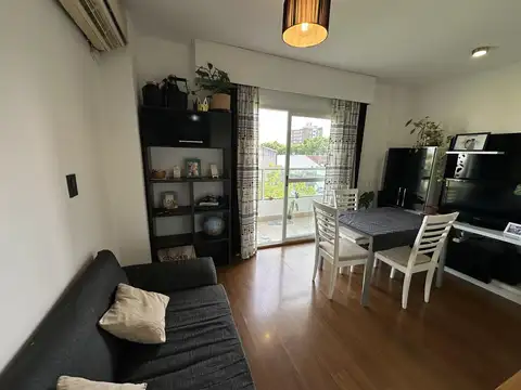 Venta de Departamento semipiso, 2 dormitorios con balcon