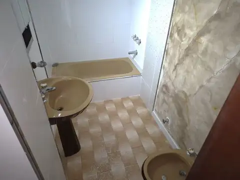 Depto Tipo Casa en Venta 42 años