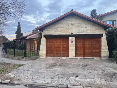 Chalet 4 ambientes con gran potencial