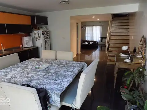 Casa 4 ambientes con 3 baños