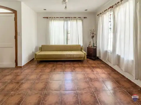 CASA EN VENTA SOBRE LOTE 5362 M - LA LONJA - PILAR