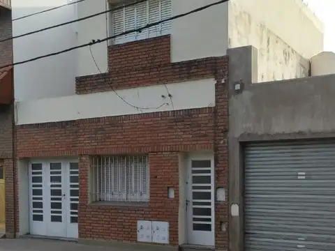CASA SOBRE LOTE PROPIO A LA VENTA, 90m2, 6 AMB, GARAGE, ZONA CENTRO BAHIA BLANCA